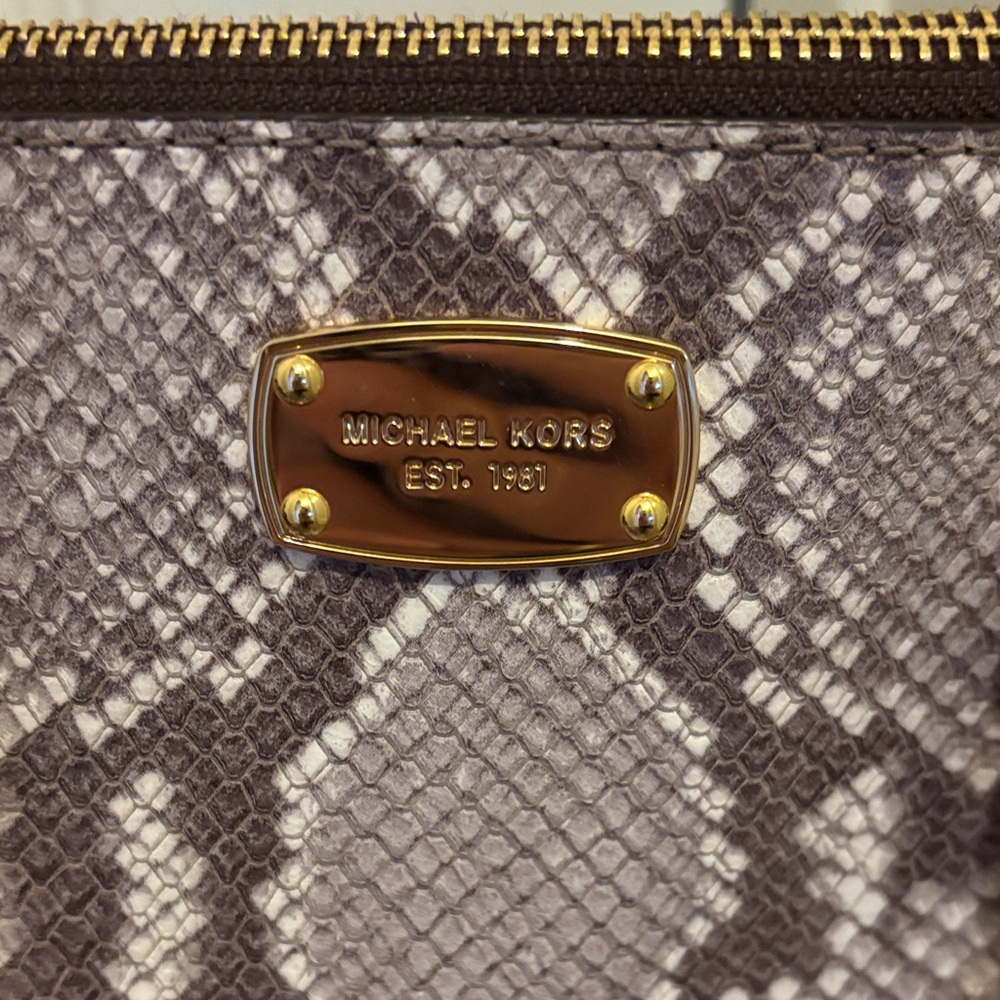Michael Kors Gray Snakeskin-Print Women’s Satchel Shoulder Bag - Picture 2 of 9
